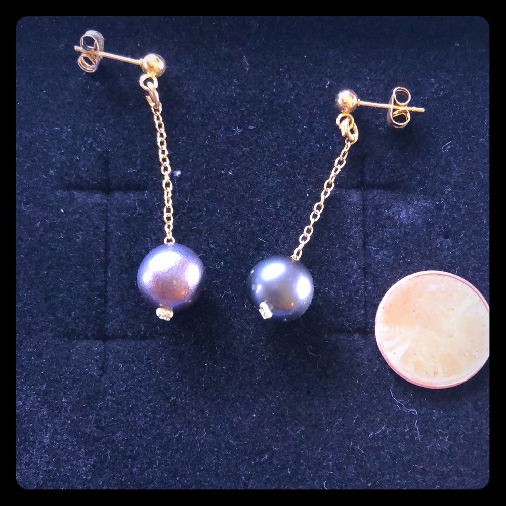 Pearl earring